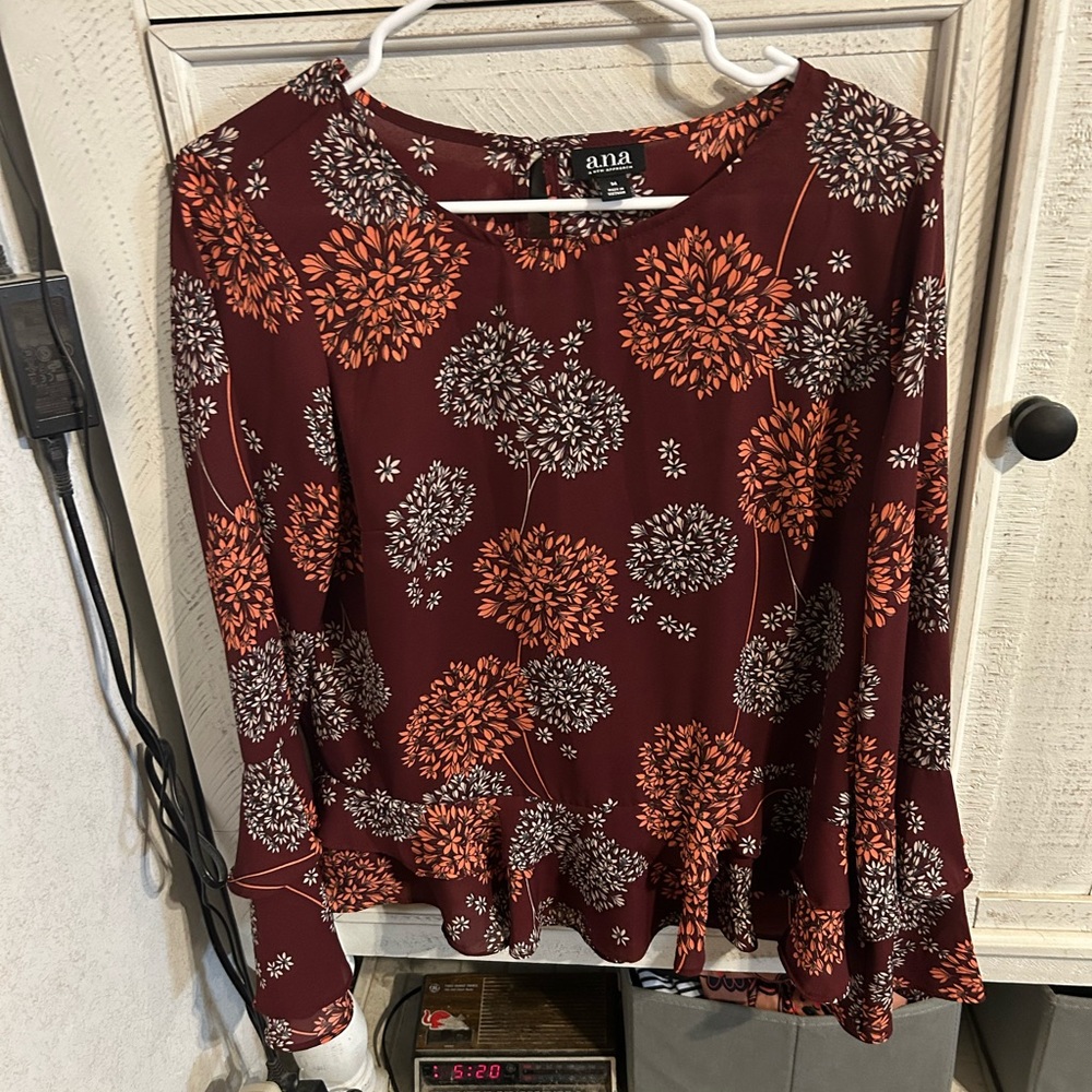 A new approach floral top